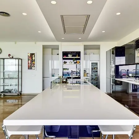 Lujosa Moderna Con Impresionantes Vistas Al Mar Holiday home *